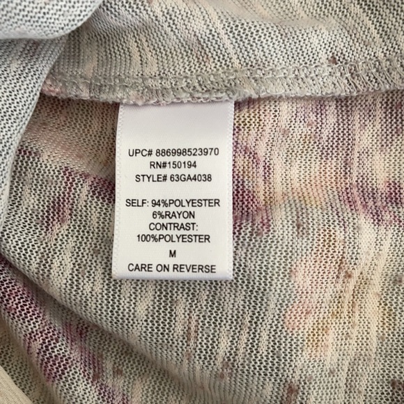 About A Girl Cold Shoulder Floral Shear Bottom Top - Picture 12 of 12